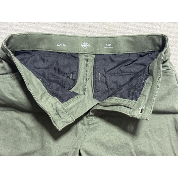 St Johns Bay Capri Pants Womens‎ 12P Green Stretch Casual Cropped Flat Front - Picture 3 of 6